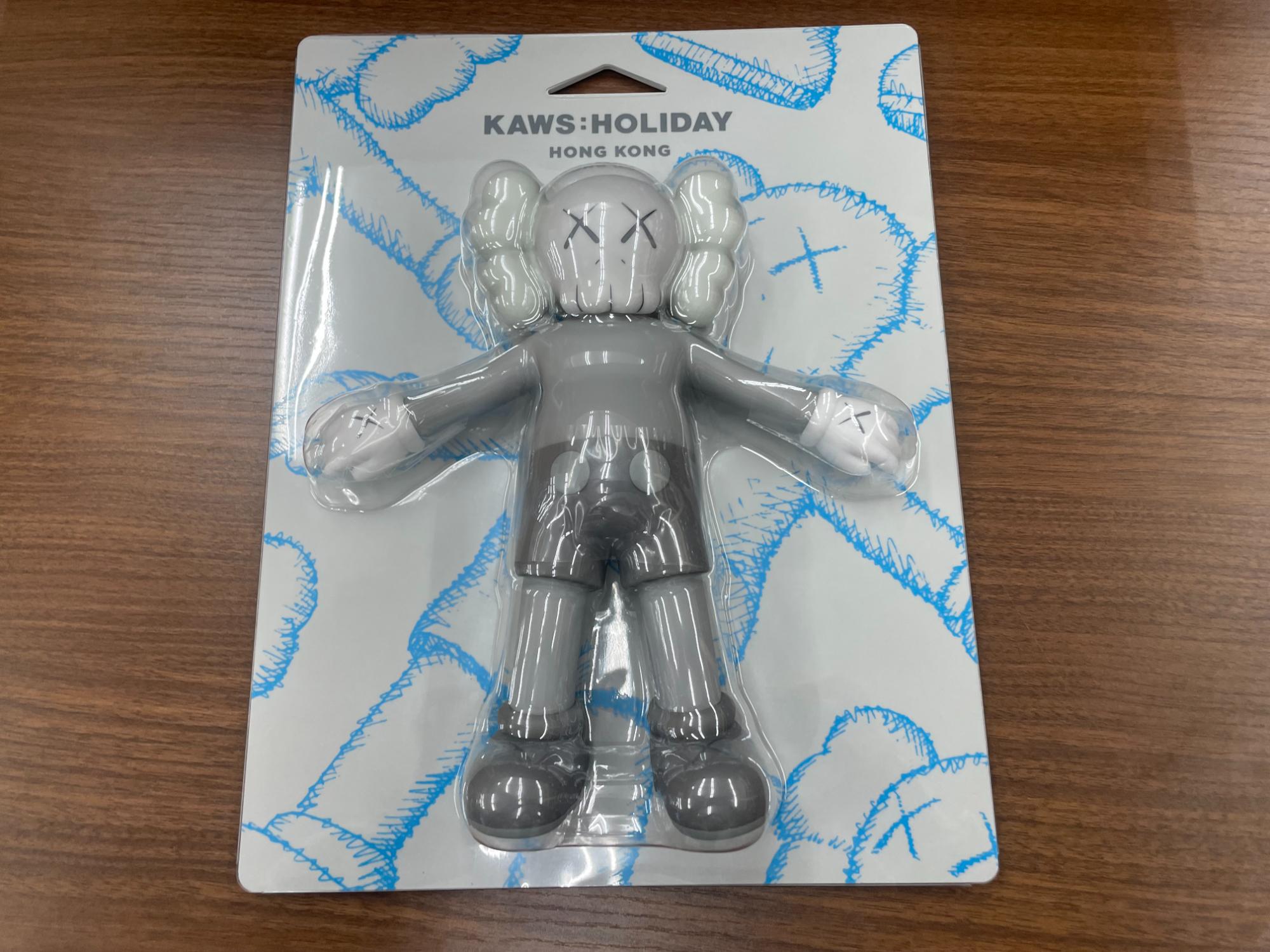 スマホで購入】KAWS(カウズ) KAWS HOLIDAY HONG KONG Vinyl Bath Toy