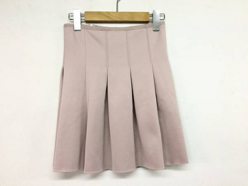 スカートのニット