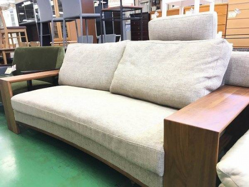 特選家具のカリモク