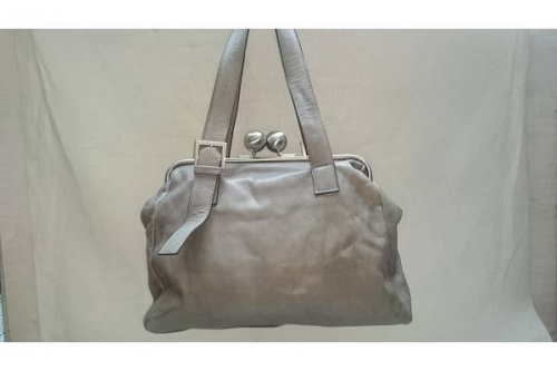 レディースファッションのカジュアルバッグ