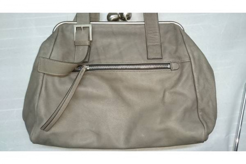 カジュアルバッグのレザーバッグ