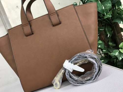 バッグの大宮店新入荷