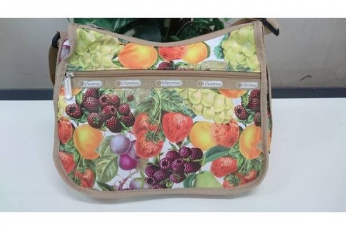 LeSportsacのレスポートサック