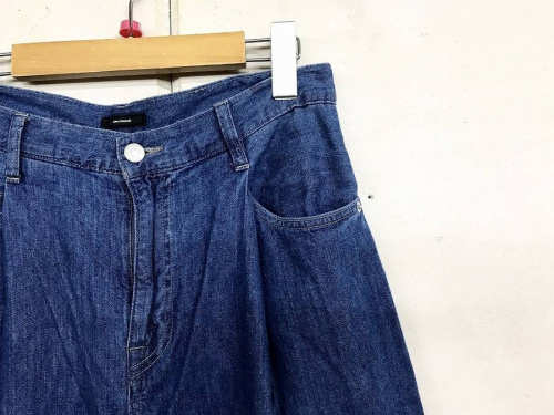 レディースファッションのパンツ