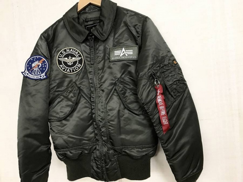 ジャケットのALPHA