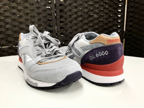 シューズのスニーカー