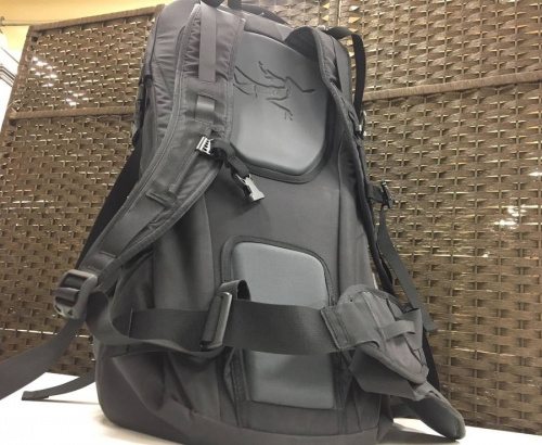 バッグのARC'TERYX