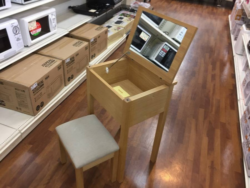 家具・インテリアのドレッサー