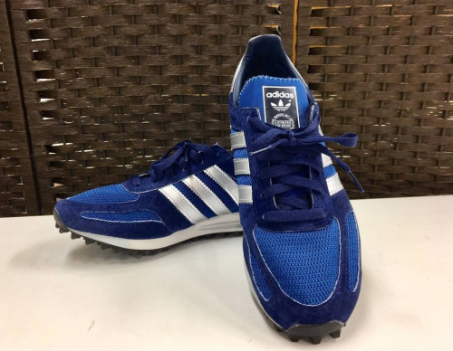 メンズファッションのスニーカー