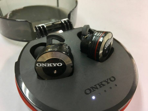 デジタル家電のイヤホン