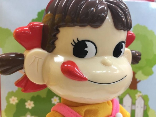 フィギュアのペコちゃん