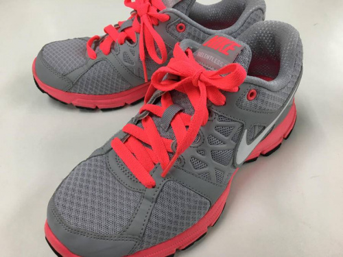 レディースファッションのスニーカー