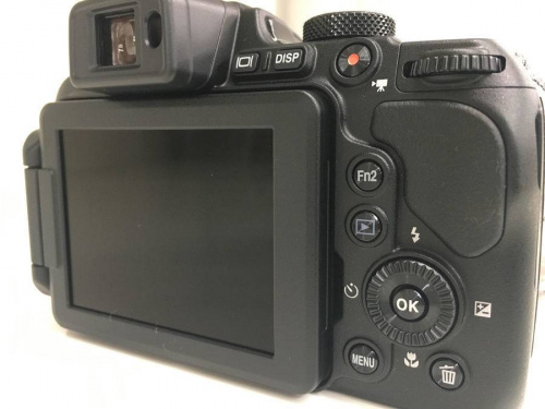 カメラのニコン（NIKON）