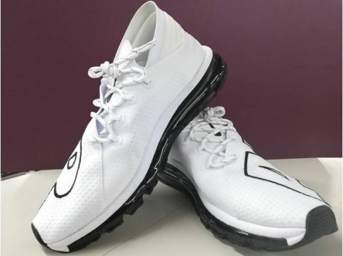 メンズファッションのスニーカー