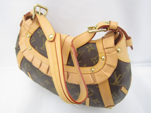 バッグのLOUIS VUITTON