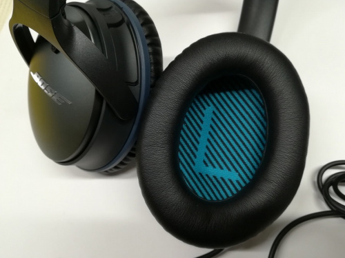 ヘッドホンのQuietComfort 25