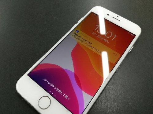モバイル機器のスマートフォン
