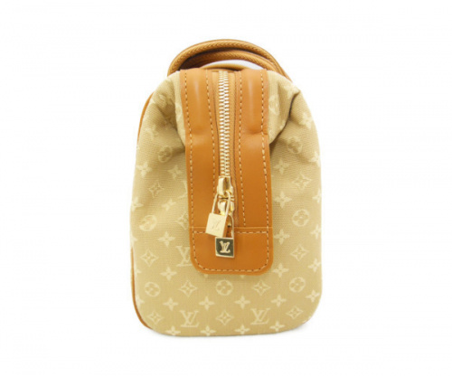 バッグのLOUIS VUITTON