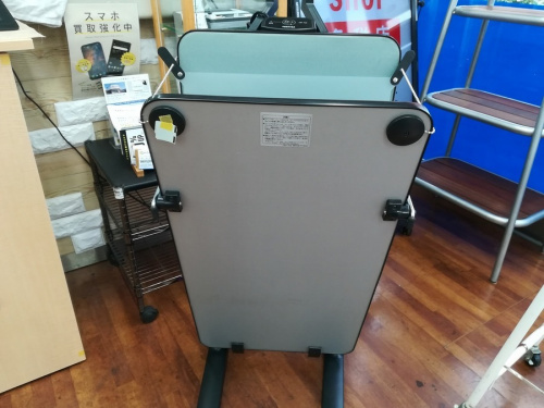 生活家電のズボンプレッサー