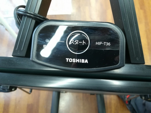 ズボンプレッサーのTOSHIBA