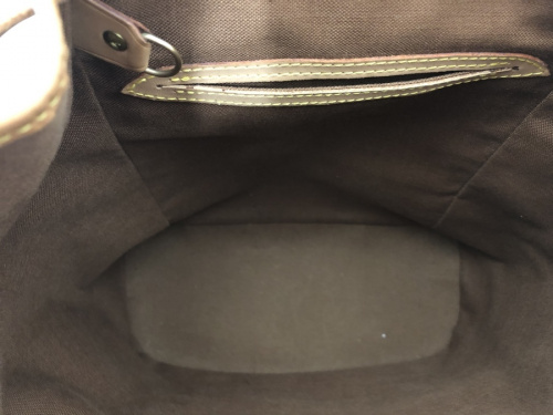 リュックのLOUIS VUITTON