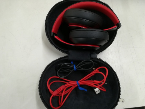 ワイヤレスヘッドホンのBeats