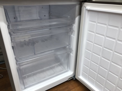 2ドア冷蔵庫のSHARP