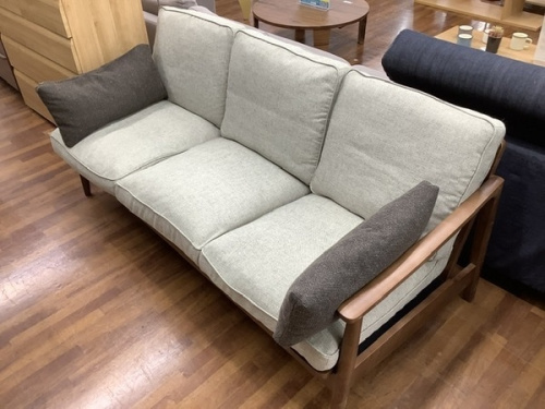 家具のソファ
