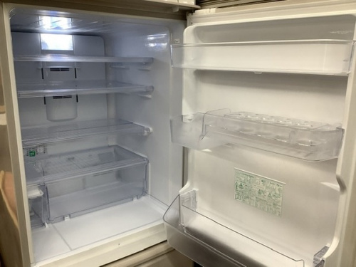 冷蔵庫の3ドア冷蔵庫