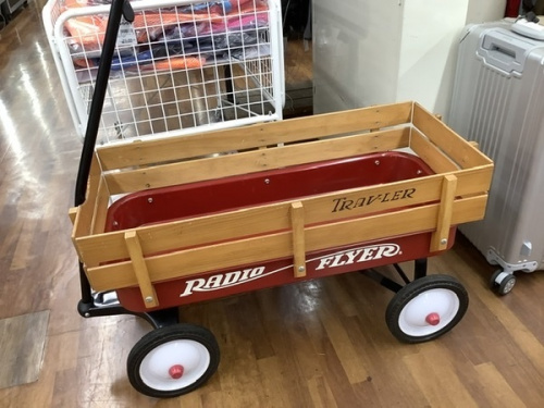 アウトドア用品のテーブル