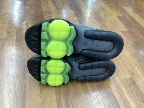 スニーカーのNIKE