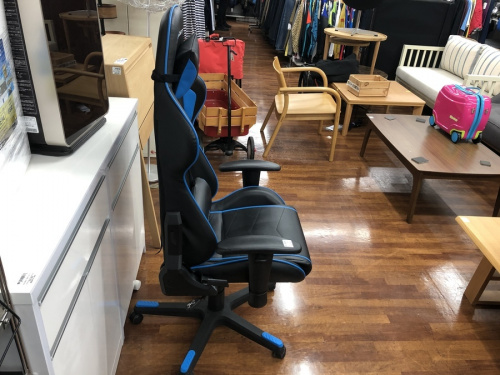 イスのゲーミングチェア