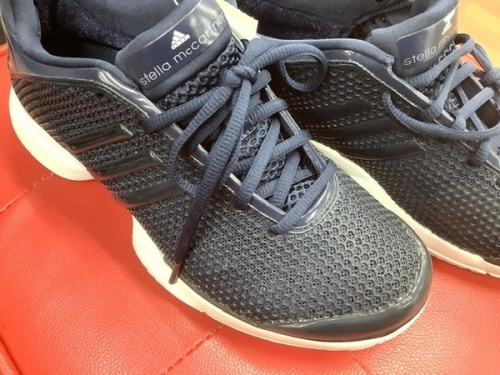 NIKEのadidas
