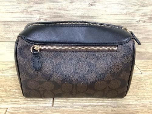 バッグのショルダーバッグ