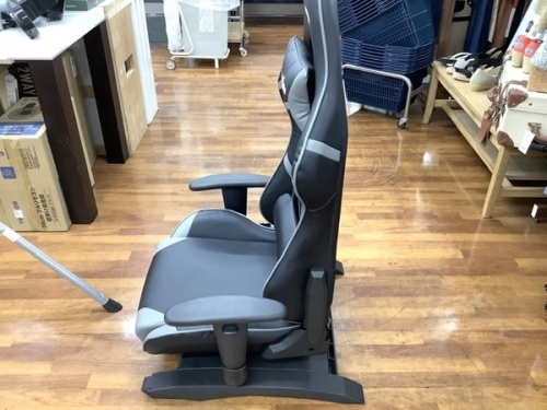イスのゲーミング座椅子