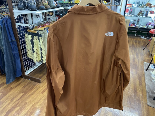 コーチジャケットのTHE NORTH FACE