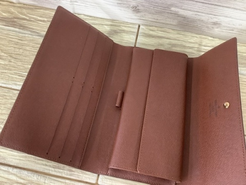 財布のLOUIS VUITTON
