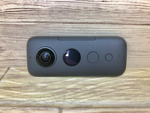 デジタルカメラの360°アクションカメラ