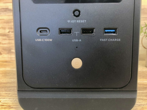電化小物のポータブル電源
