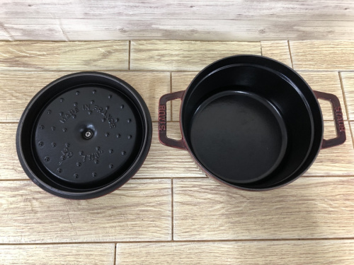 両手鍋のSTAUB