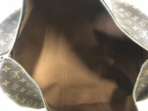 トラベルバッグのLOUIS VUITTON