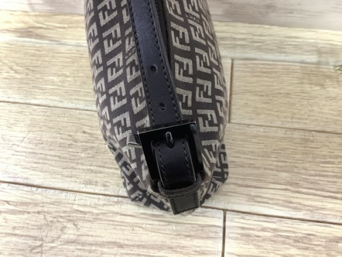 ポーチのFENDI