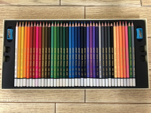 色鉛筆セットの色鉛筆