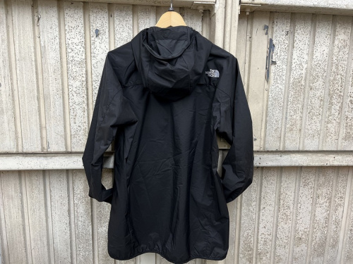 ジャケットのスワローテイルベントフーディ