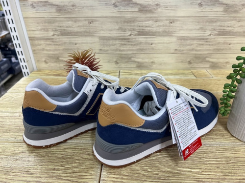 スニーカーのNEW BALANCE