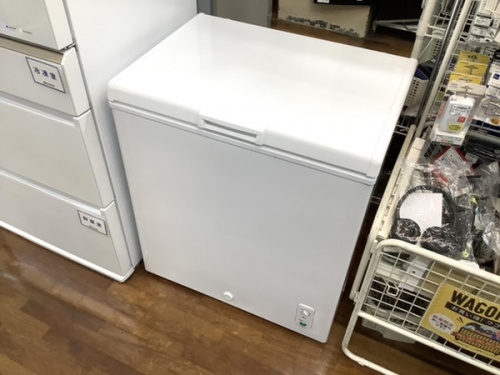 生活家電の上開き冷凍庫