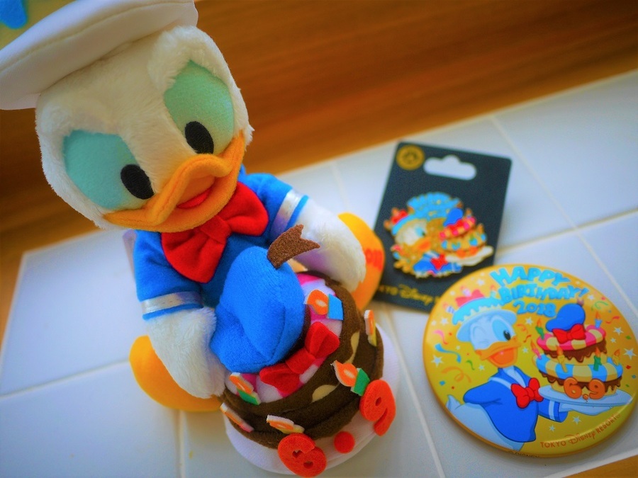 ドナルド缶バッジ27個＊ディズニーストア＊F