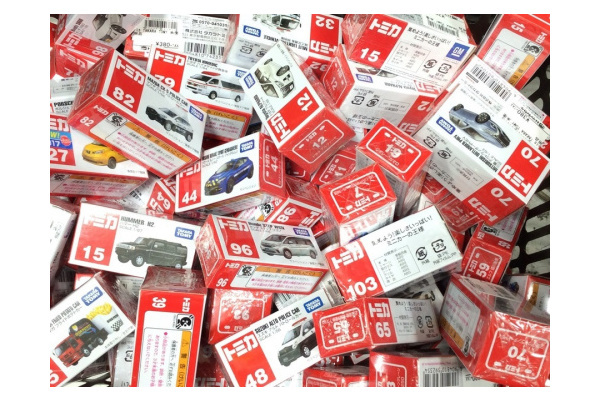 トヨタ】クラウン／CROWNの1／30色見本ミニカー（プレシャス