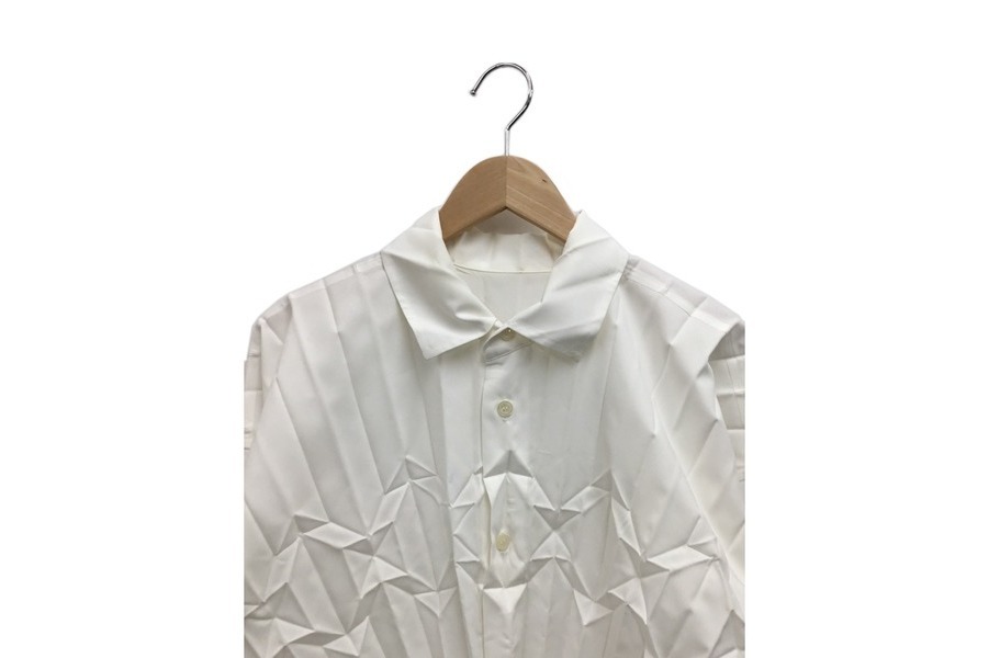HOMMEPLISSE オムプリッセ　プリーツシャツ HOMME PLISSE ISSEY MIYAKE（オムプリッセ イッセイミヤケ）のプリーツ