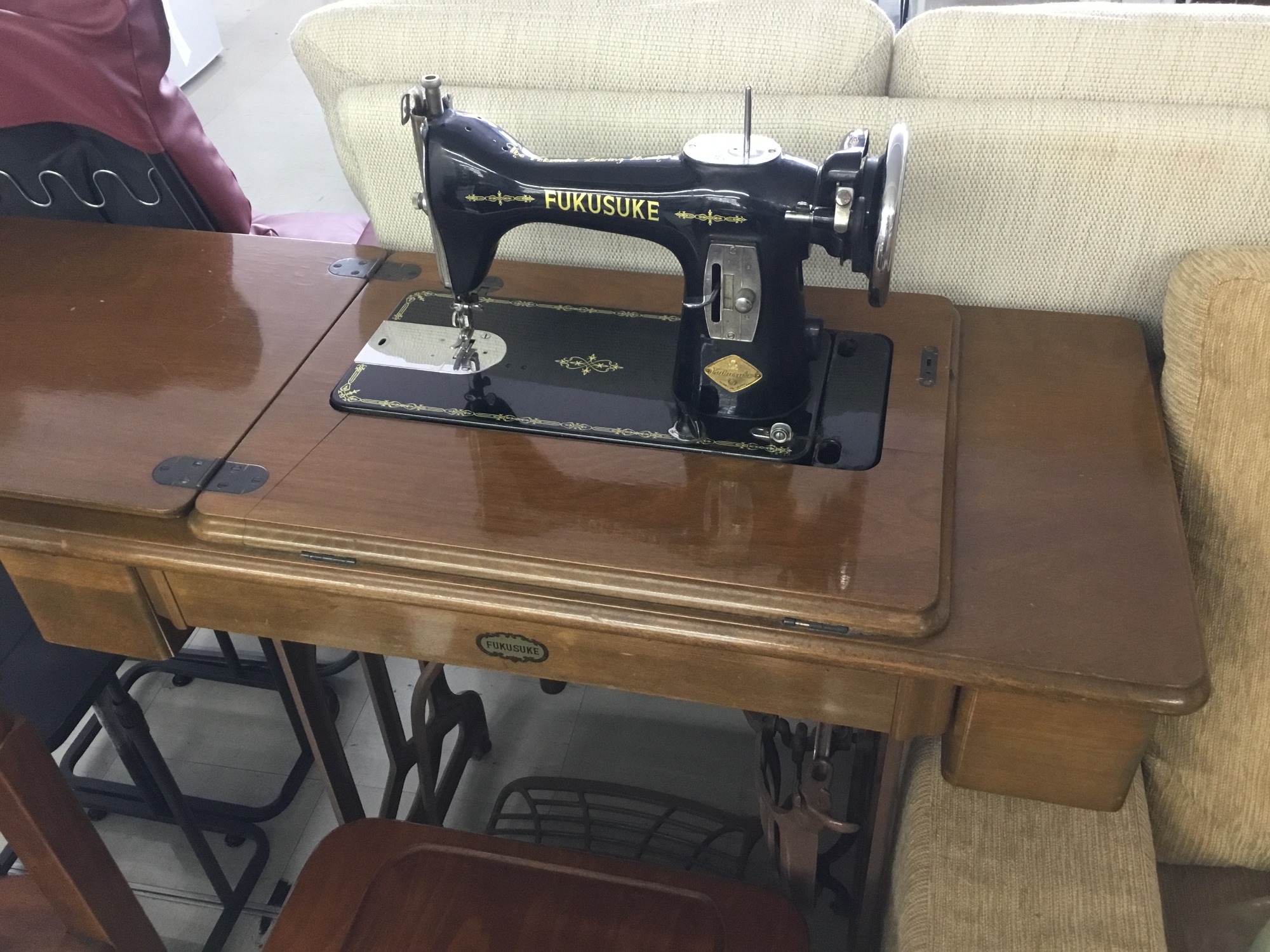 ＊専用　ミシン台 Fukusuke(福助)のミシン台を買取入荷しました。中古家具を買う